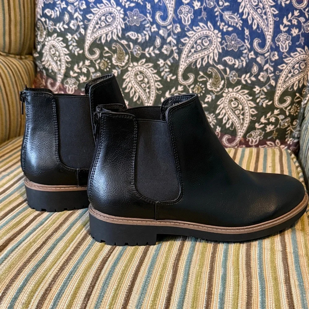 NWOT Black Chelsea Boots with Brown Welt - Picture 6 of 6